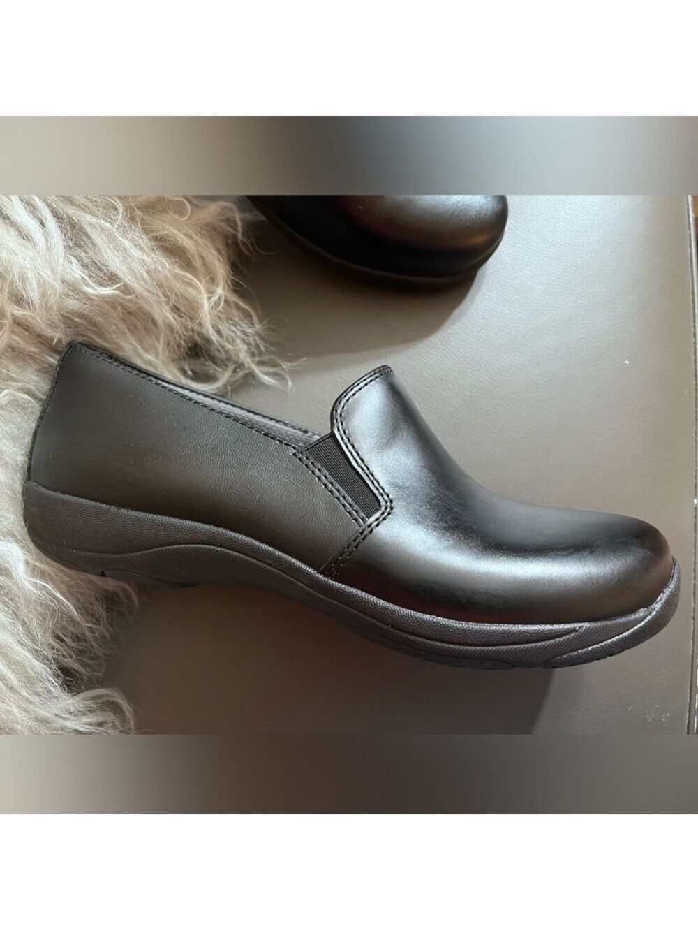 NWOB $150 DANSKO Noah Leather - Picture 1 of 10